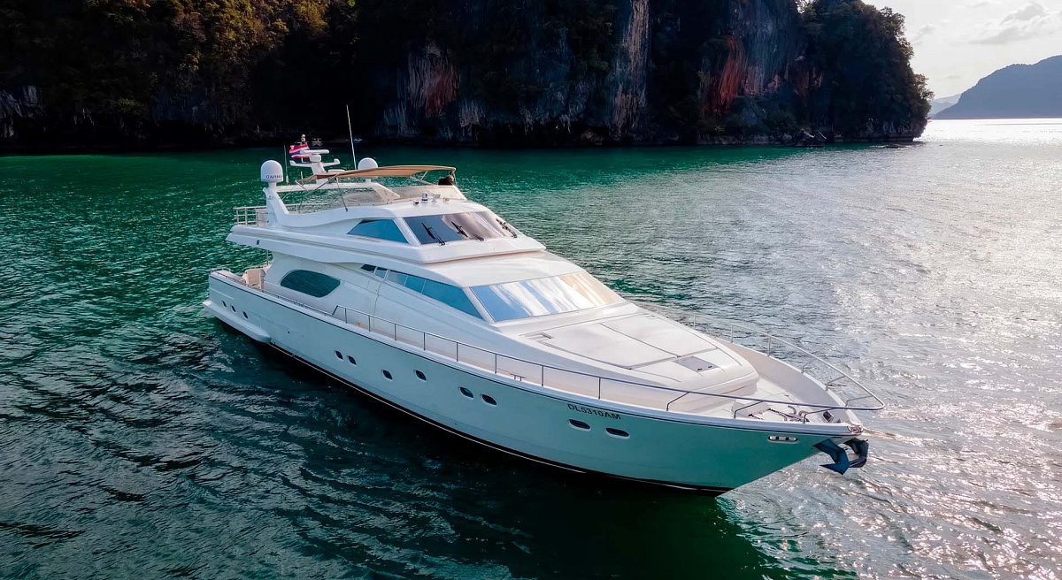 Ferretti 80